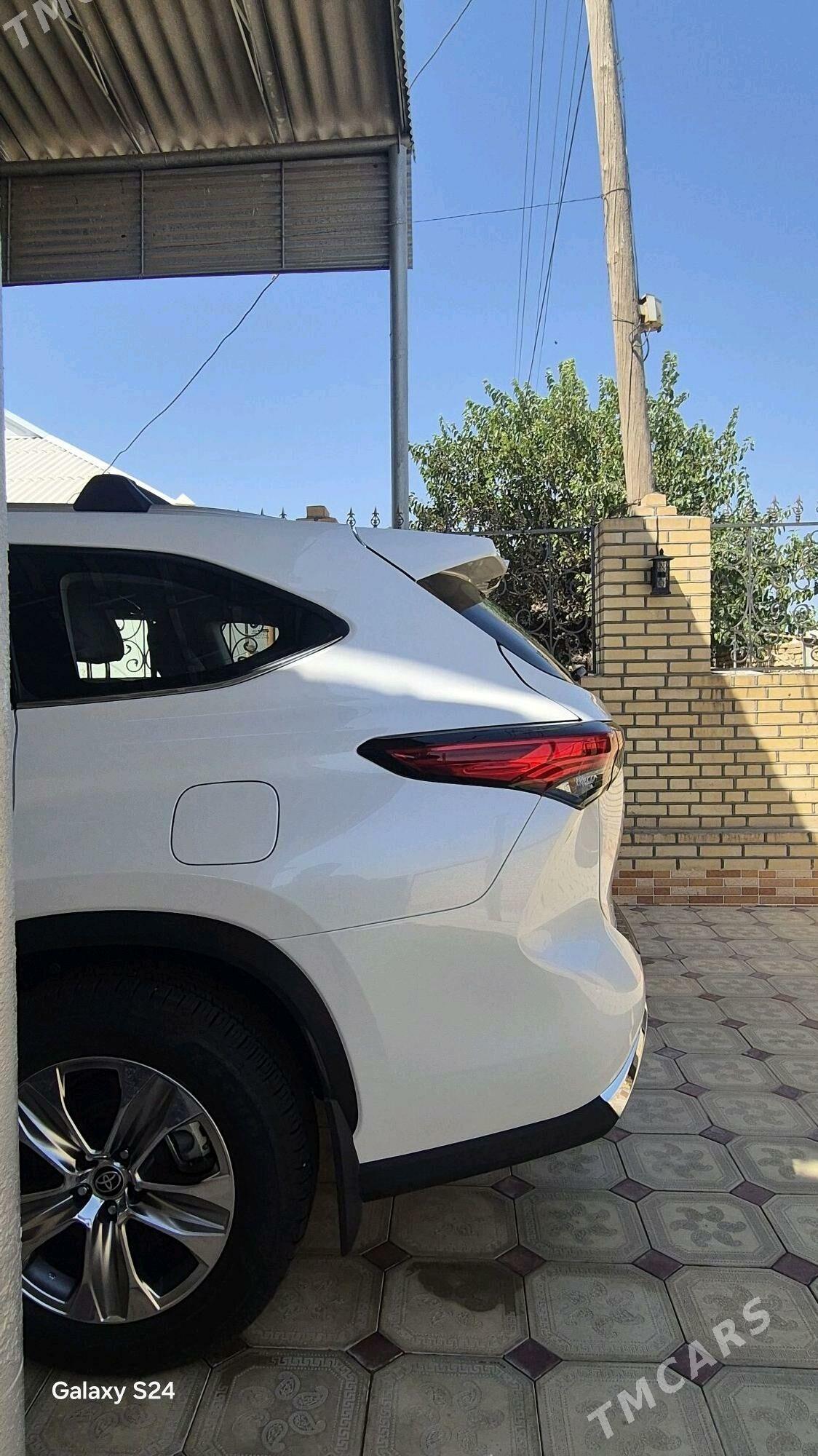 Toyota Highlander 2021 - 550 000 TMT - Baýramaly - img 7