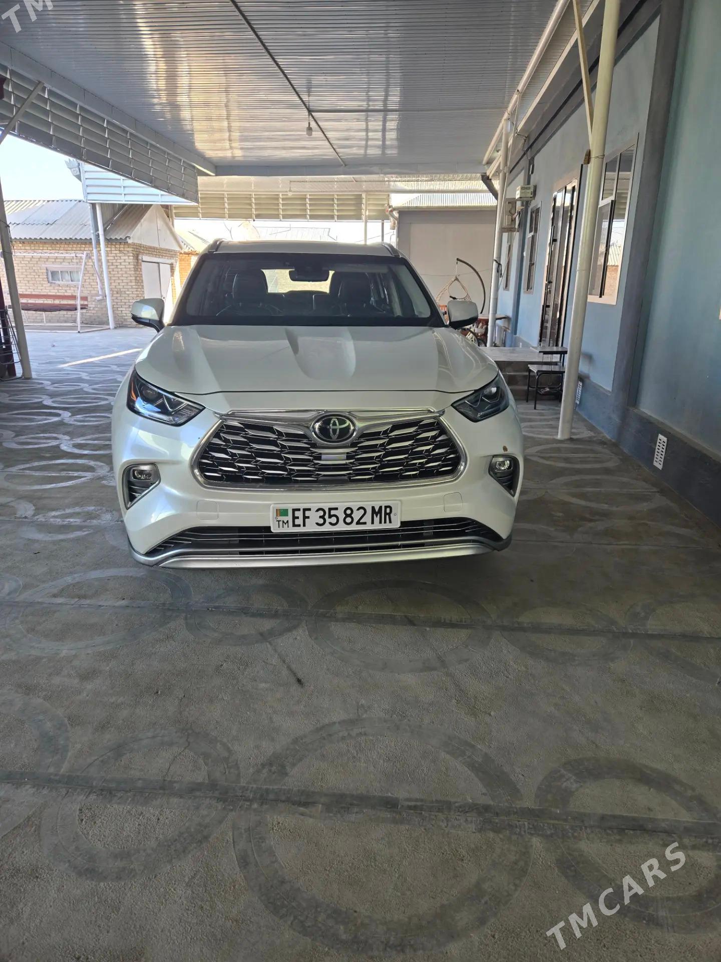 Toyota Highlander 2022 - 520 000 TMT - Мары - img 4