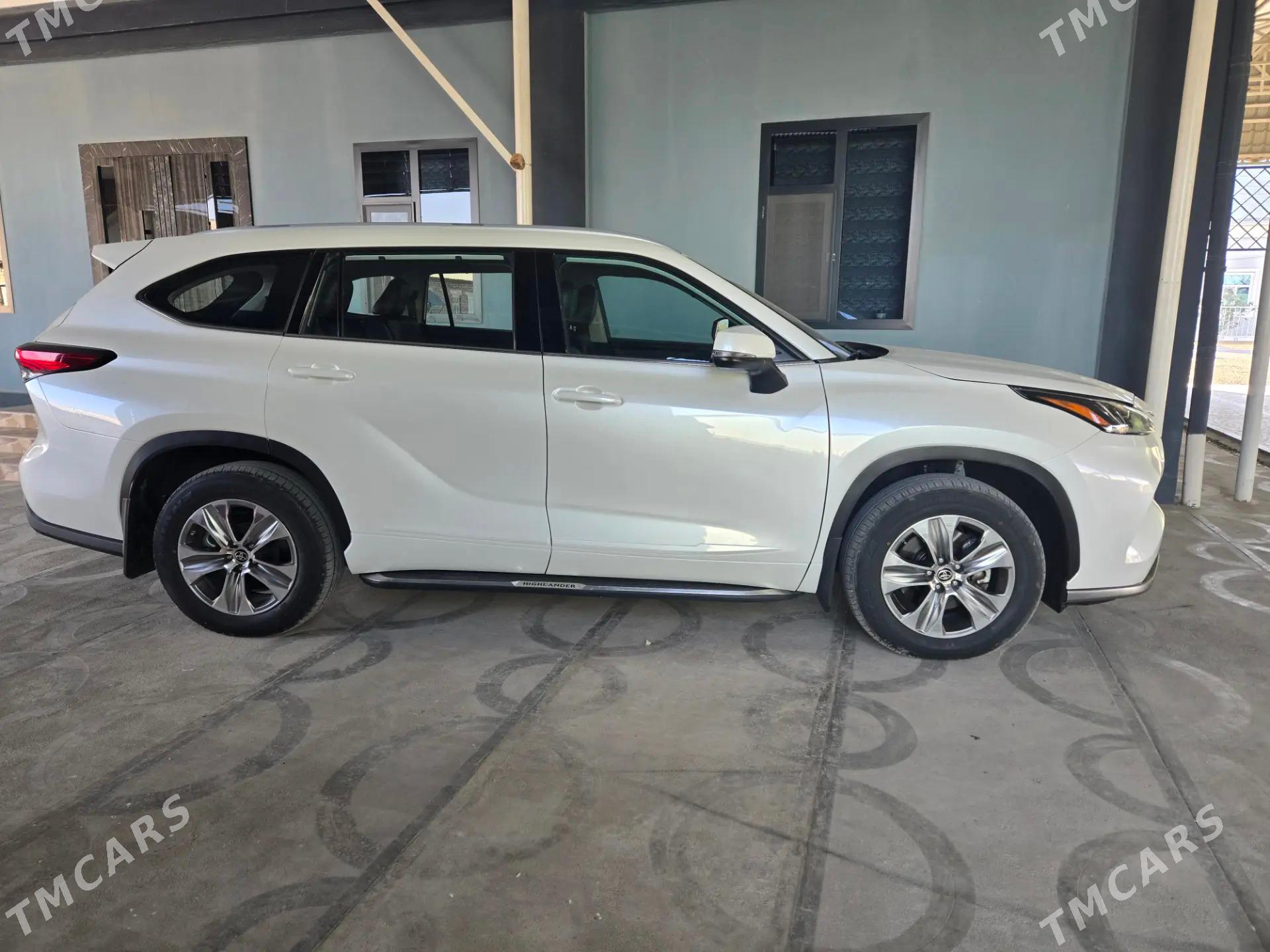 Toyota Highlander 2022 - 520 000 TMT - Мары - img 2