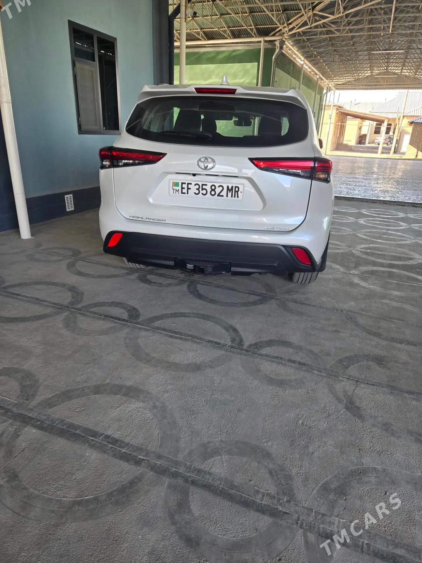 Toyota Highlander 2022 - 520 000 TMT - Мары - img 3