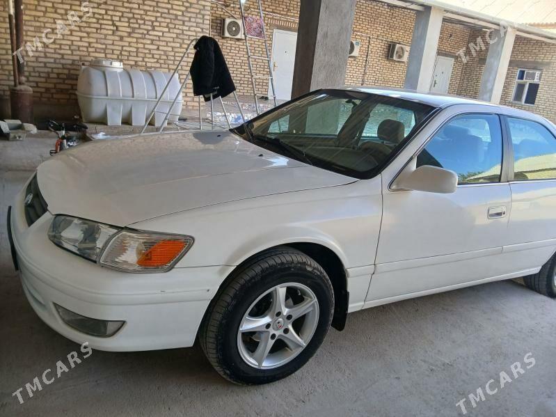 Toyota Camry 2000 - 122 000 TMT - Теджен - img 1