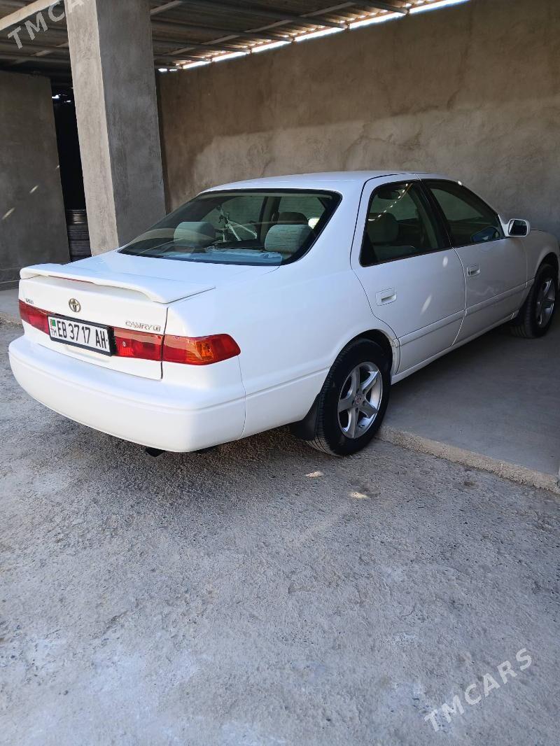 Toyota Camry 2000 - 122 000 TMT - Теджен - img 3