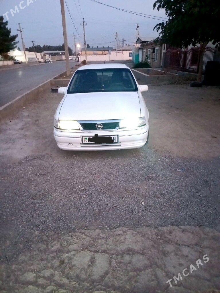 Opel Vectra 1993 - 39 000 TMT - Бахарден - img 6