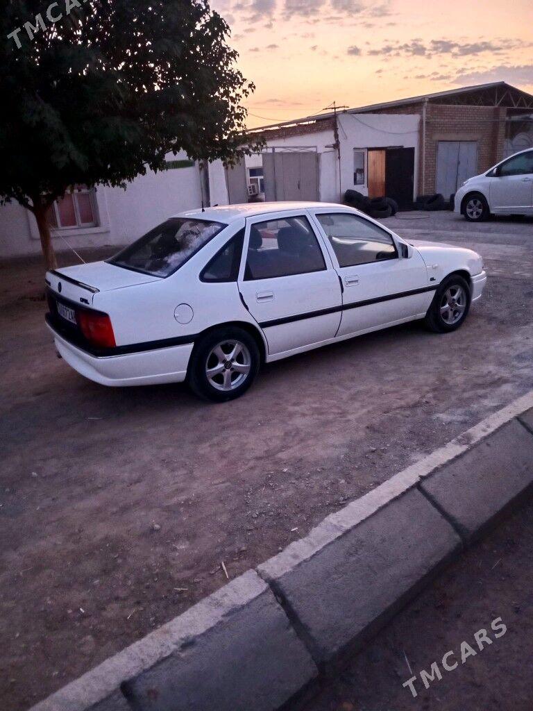 Opel Vectra 1993 - 39 000 TMT - Бахарден - img 3