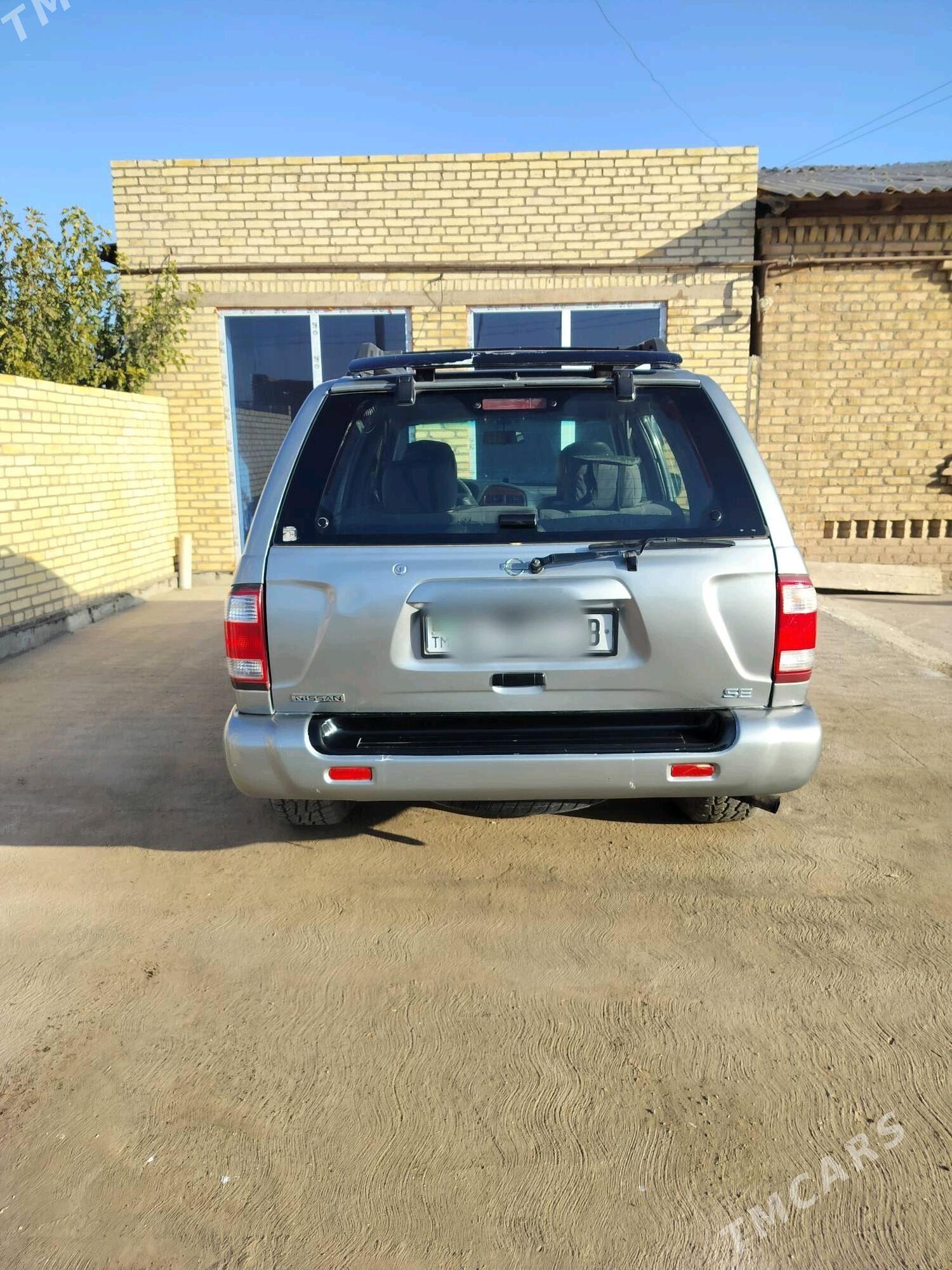 Nissan Pathfinder 2000 - 100 000 TMT - Çärjew - img 3