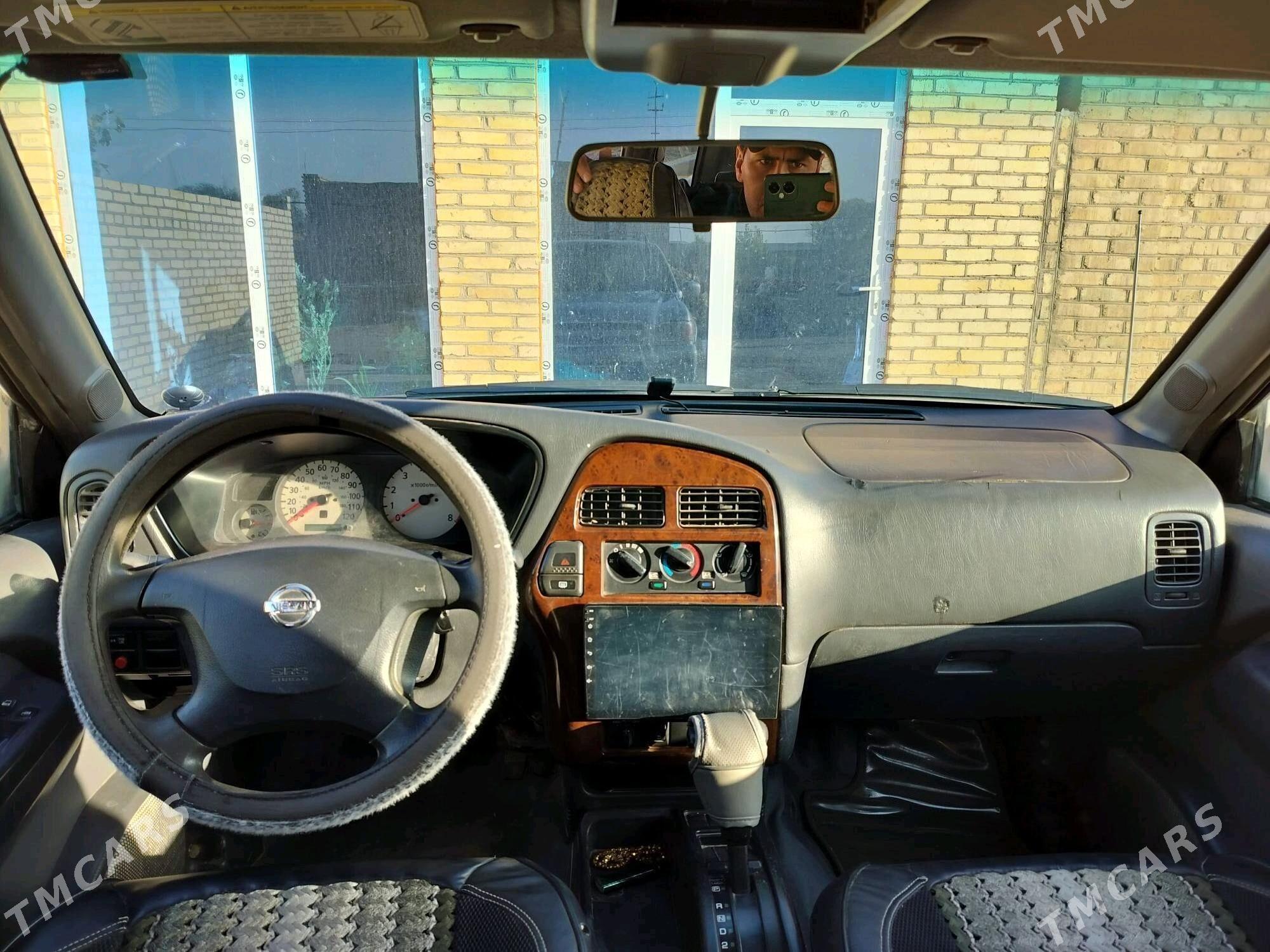 Nissan Pathfinder 2000 - 100 000 TMT - Çärjew - img 2