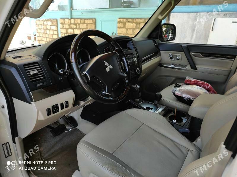 Mitsubishi Pajero 2013 - 290 000 TMT - Türkmenbaşy - img 2