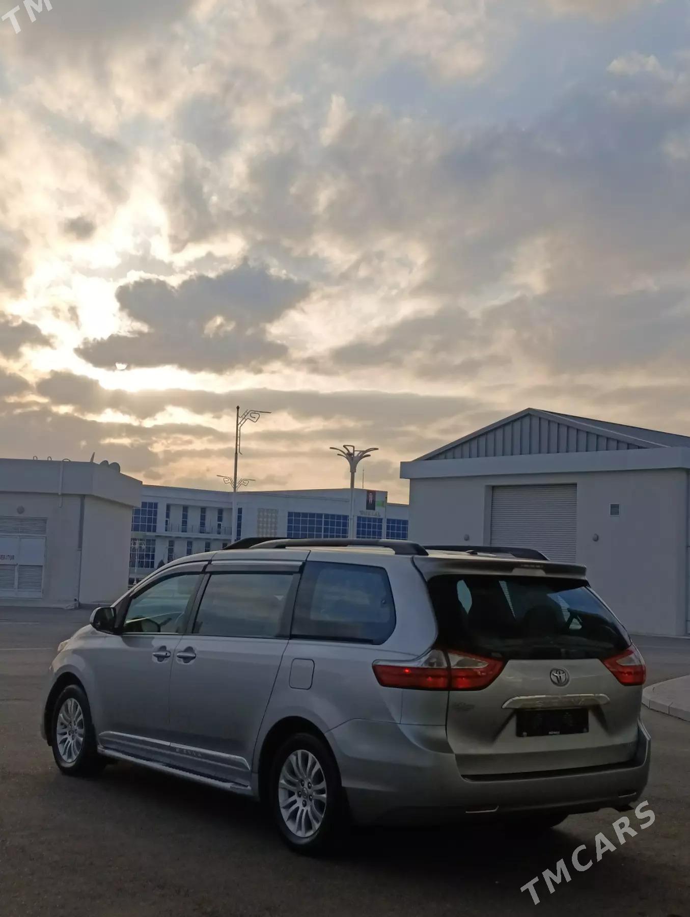 Toyota Sienna 2015 - 410 000 TMT - Гызыларбат - img 9