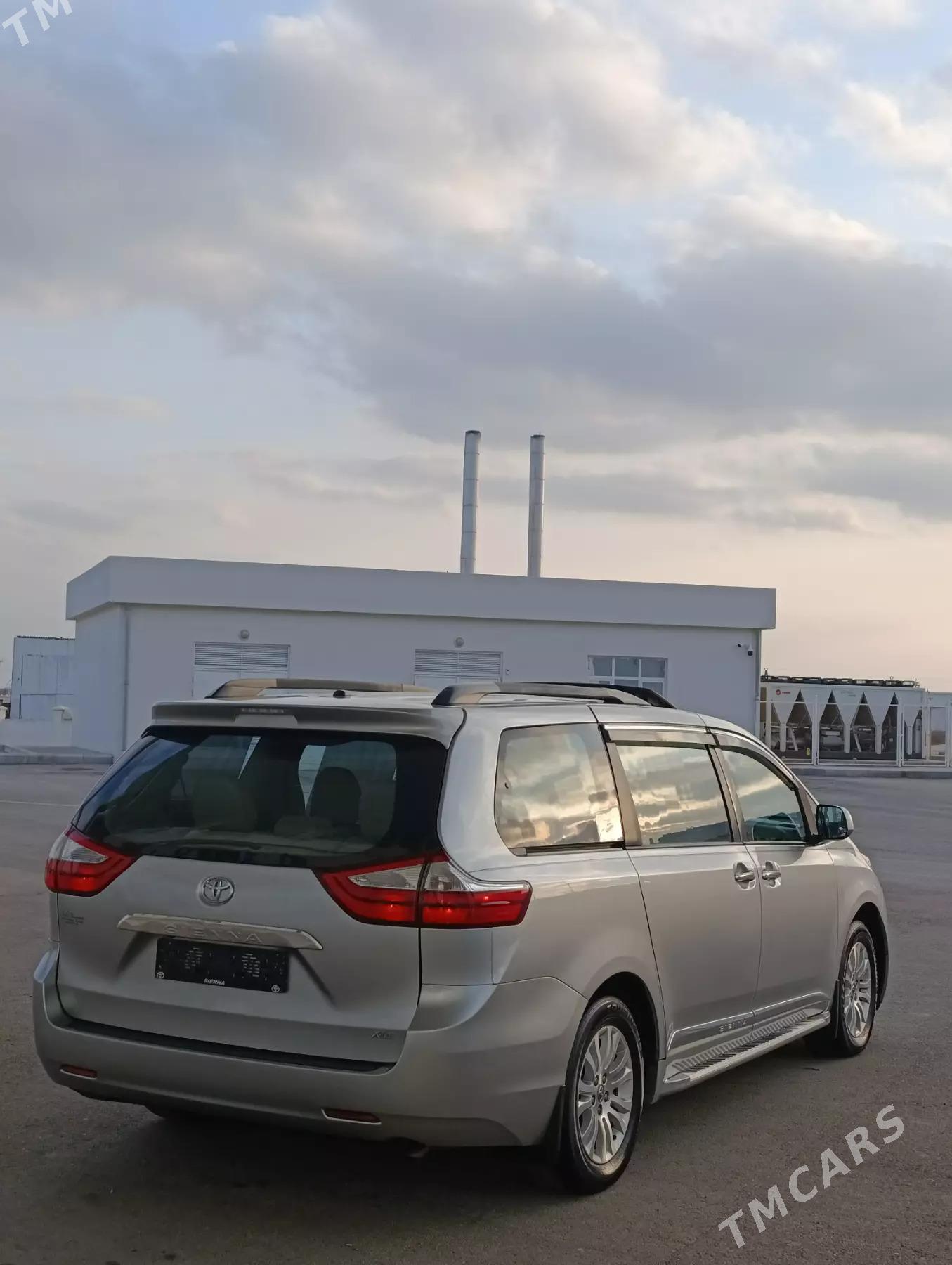 Toyota Sienna 2015 - 410 000 TMT - Гызыларбат - img 4