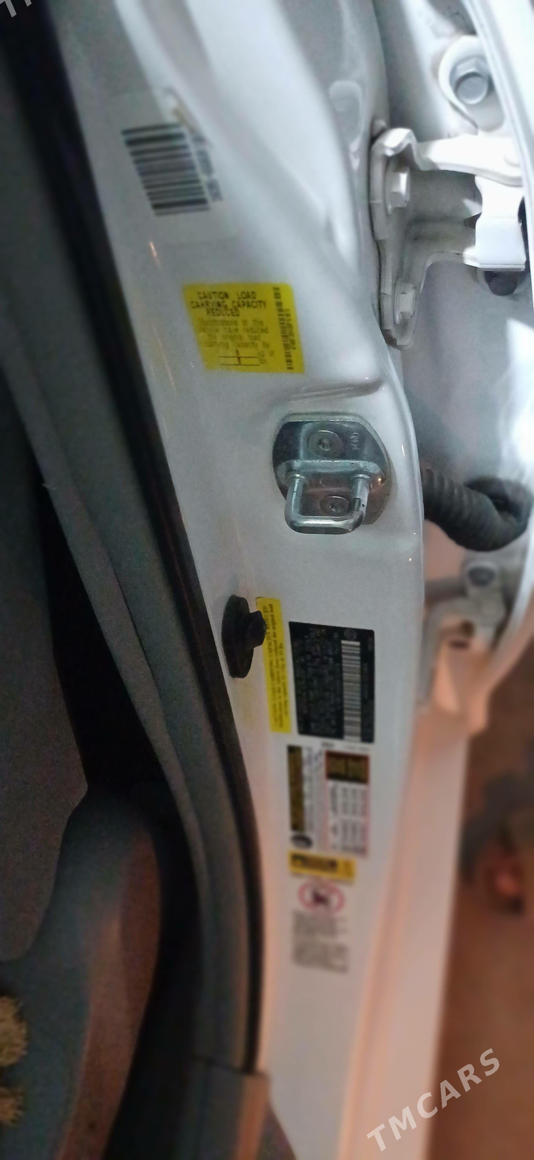 Toyota Camry 2010 - 240 000 TMT - Дашогуз - img 6