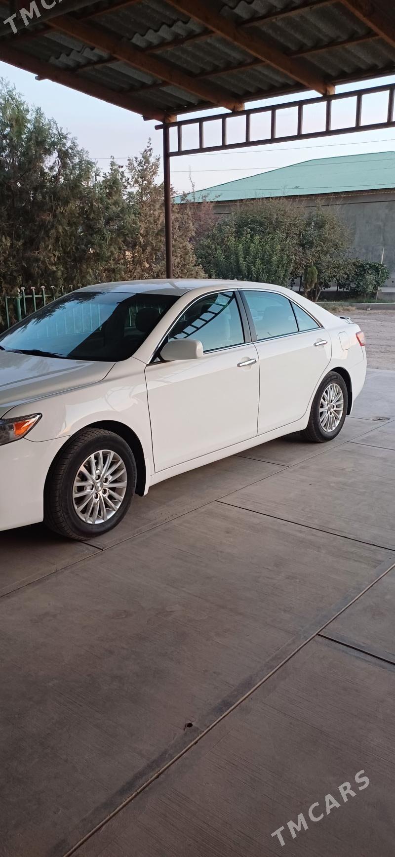 Toyota Camry 2010 - 240 000 TMT - Дашогуз - img 2