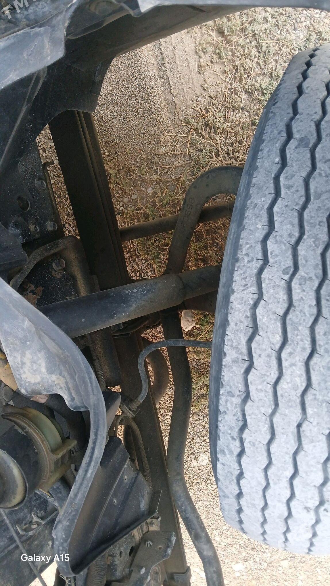 Toyota Hiace 2008 - 245 000 TMT - Bäherden - img 7