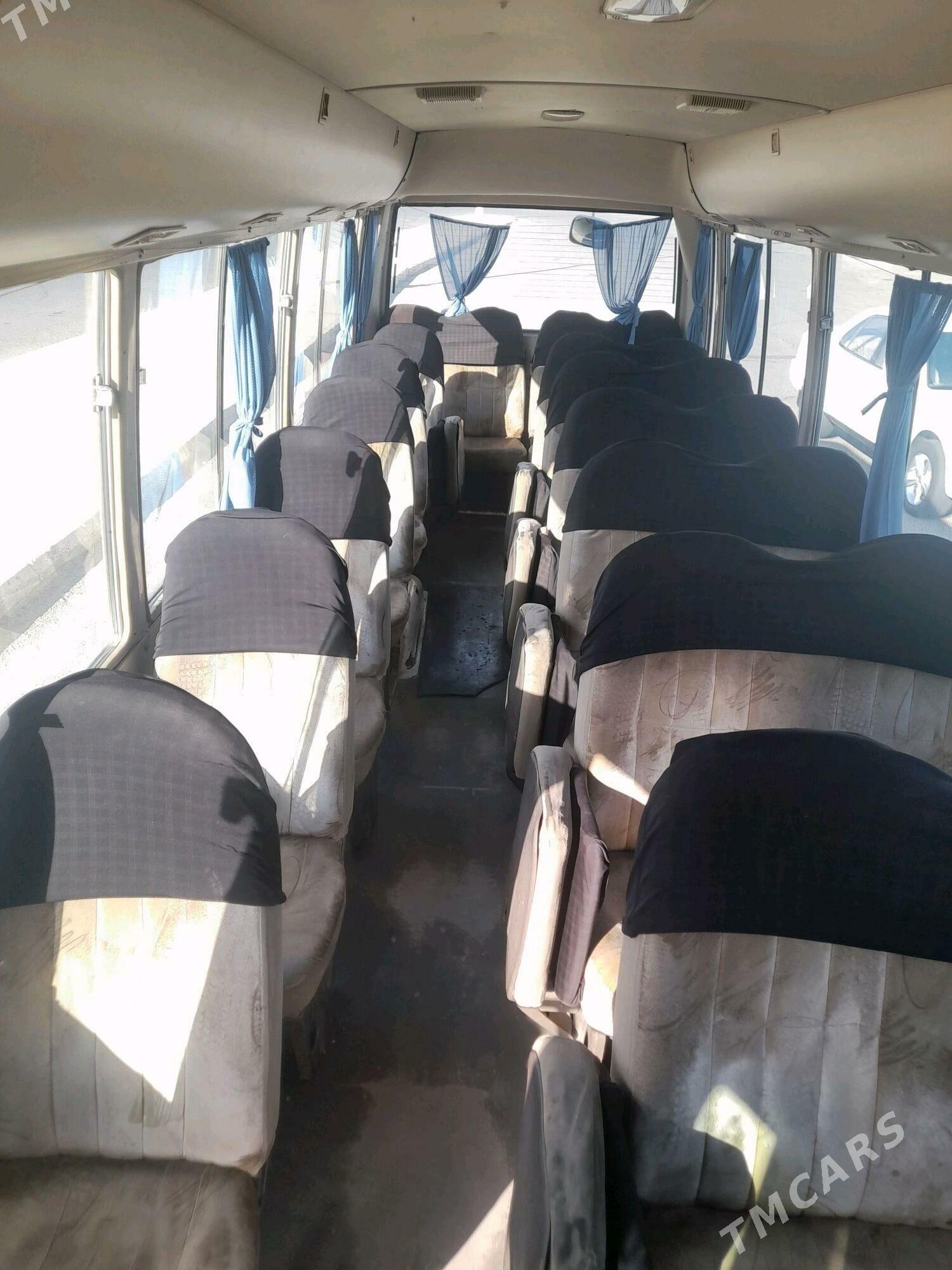 Mitsubishi Rosa 2004 - 310 000 TMT - Мары - img 1