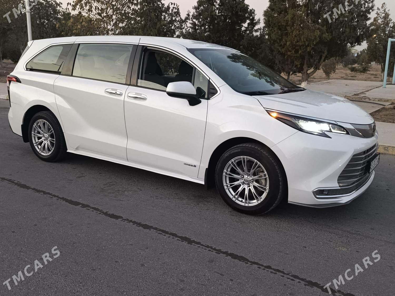 Toyota Sienna 2021 - 485 000 TMT - Aşgabat - img 8