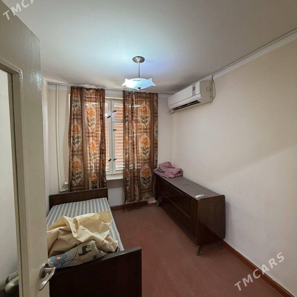 10 мкр 4 ком 2 этаж  - 10 mkr - img 4