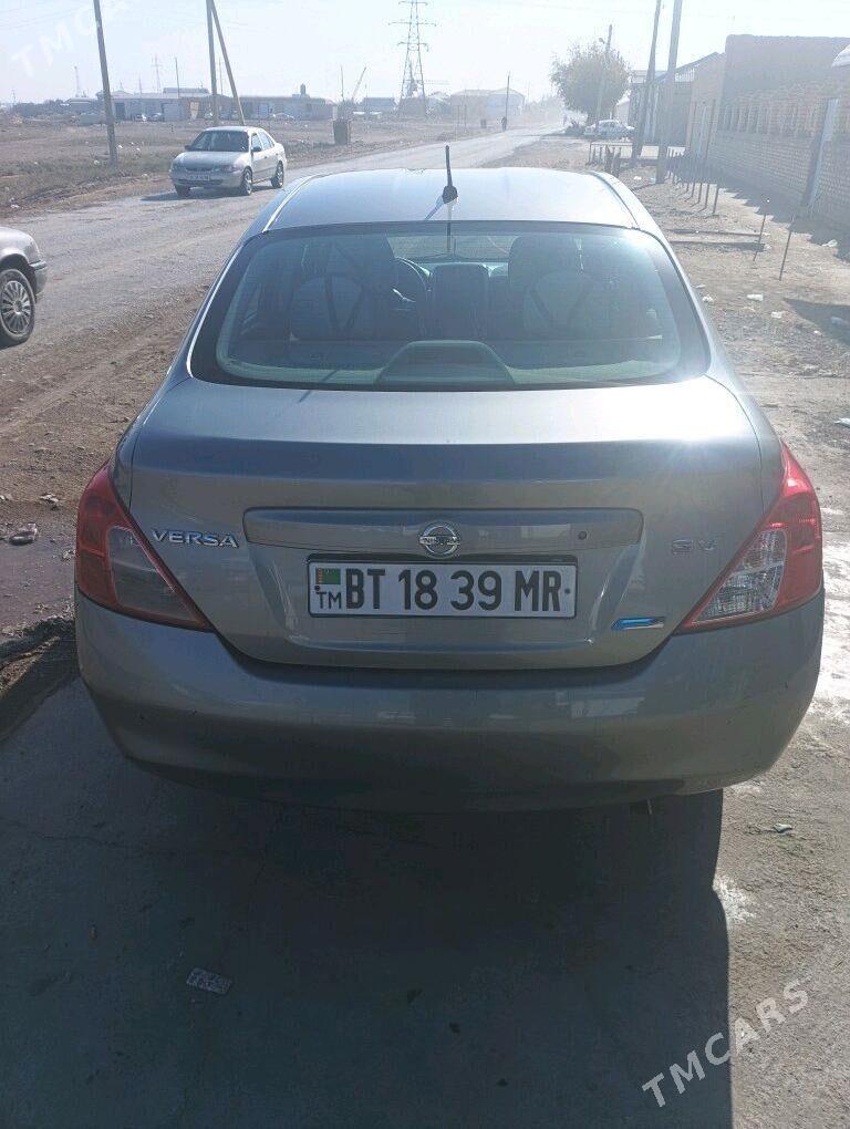 Nissan Versa 2012 - 90 000 TMT - Ýolöten - img 3