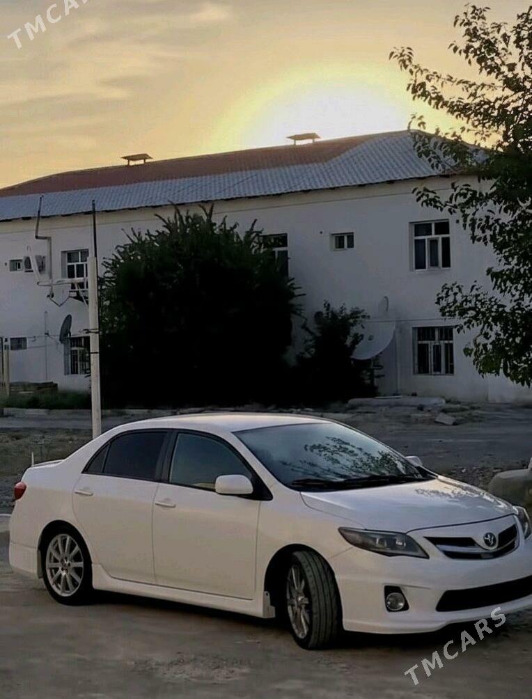 Toyota Corolla 2013 - 160 000 TMT - Гызыларбат - img 1