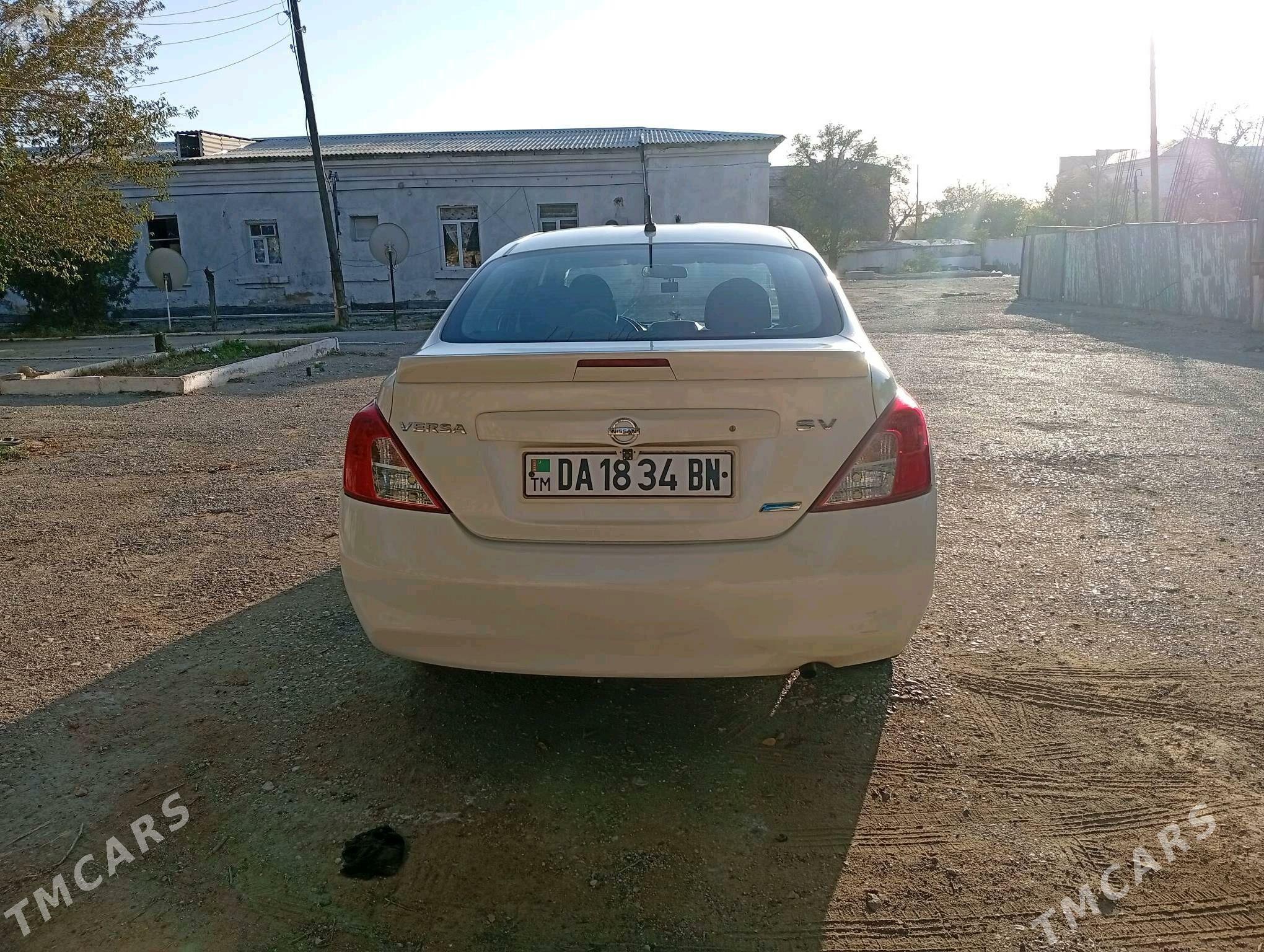 Nissan Versa 2012 - 130 000 TMT - Balkanabat - img 4