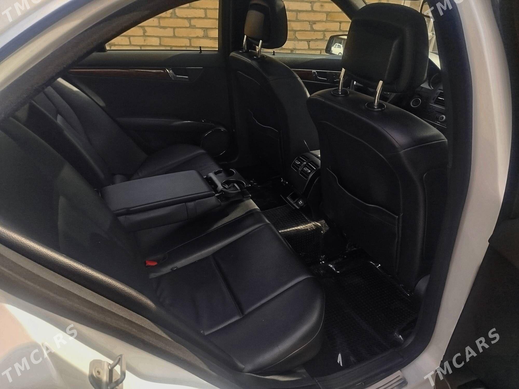 Mercedes-Benz C300 2012 - 200 000 TMT - Türkmenabat - img 6