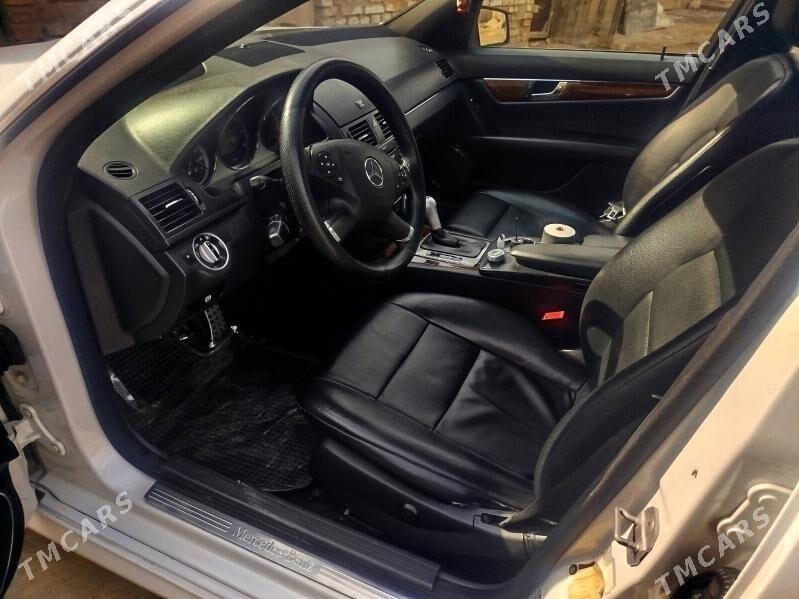 Mercedes-Benz C300 2012 - 200 000 TMT - Türkmenabat - img 7