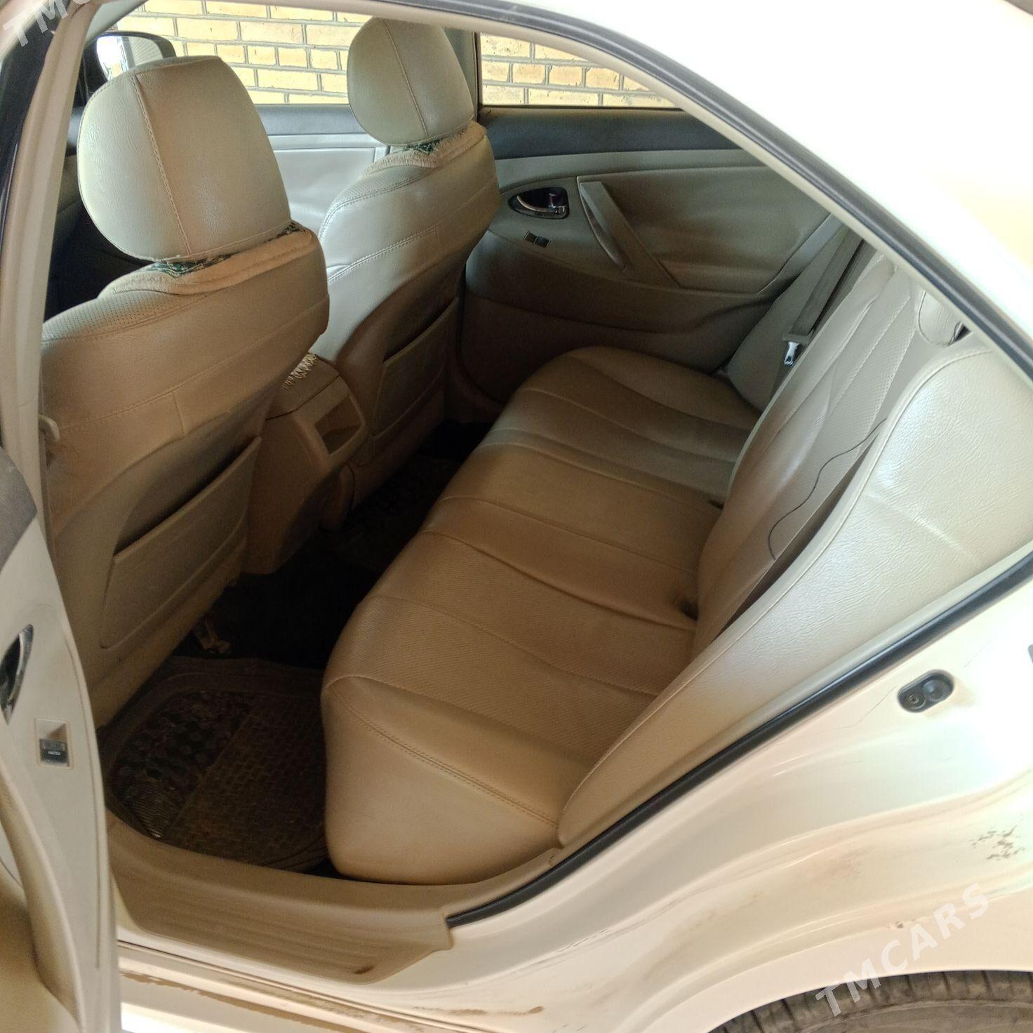 Toyota Camry 2011 - 170 000 TMT - Halaç - img 4