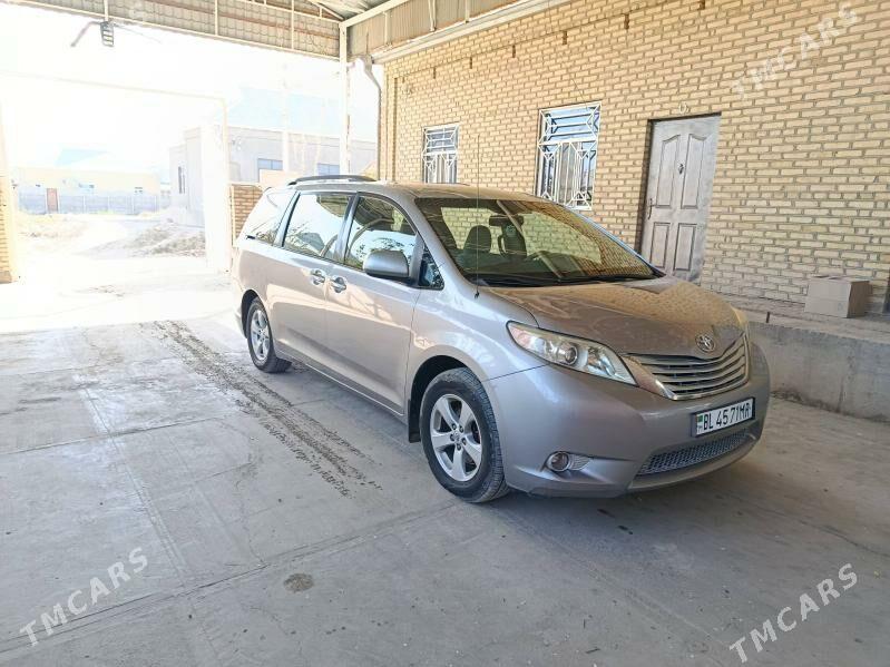Toyota Sienna 2011 - 350 000 TMT - Мары - img 2