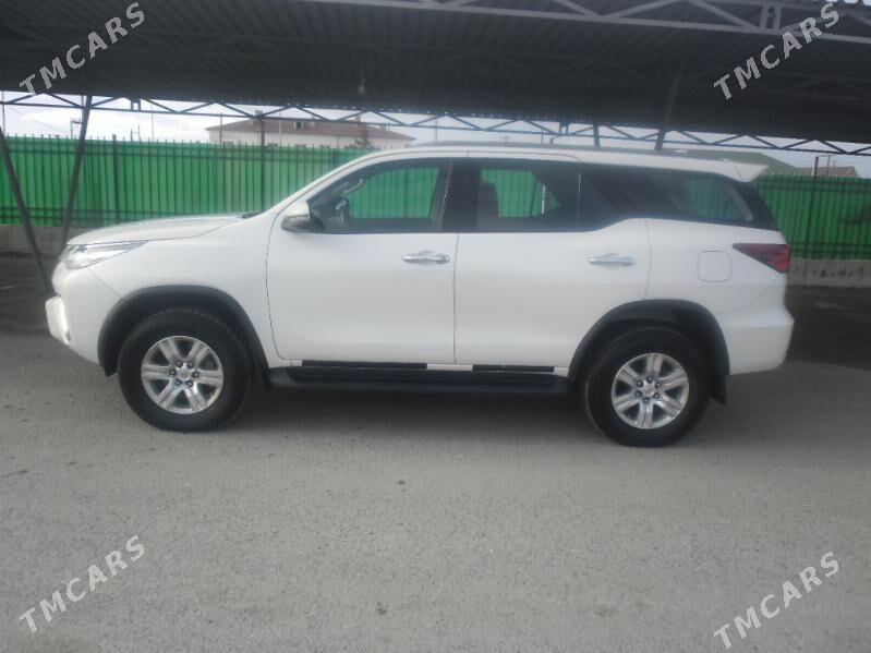 Toyota Fortuner 2018 - 558 600 TMT - Хазар - img 3