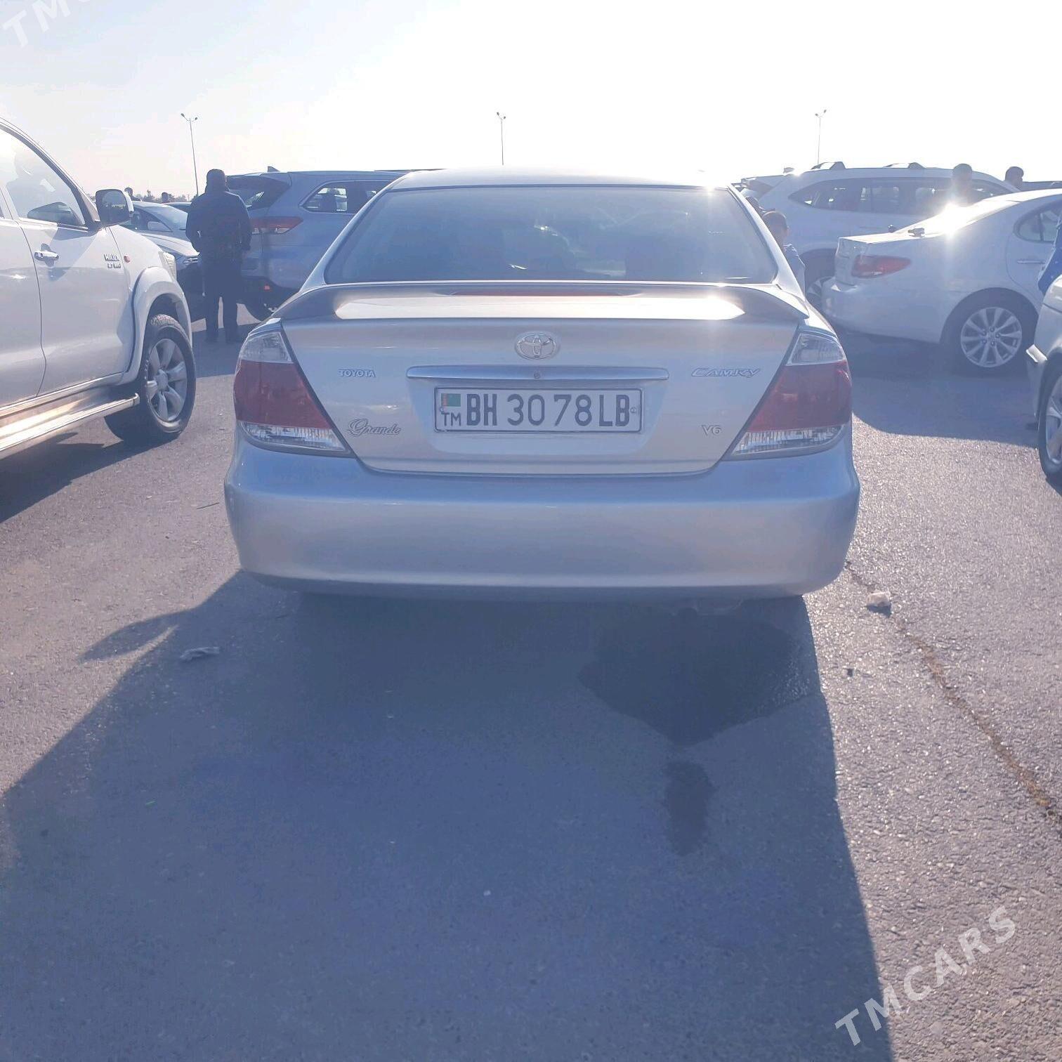 Toyota Camry 2003 - 170 000 TMT - Çärjew - img 3