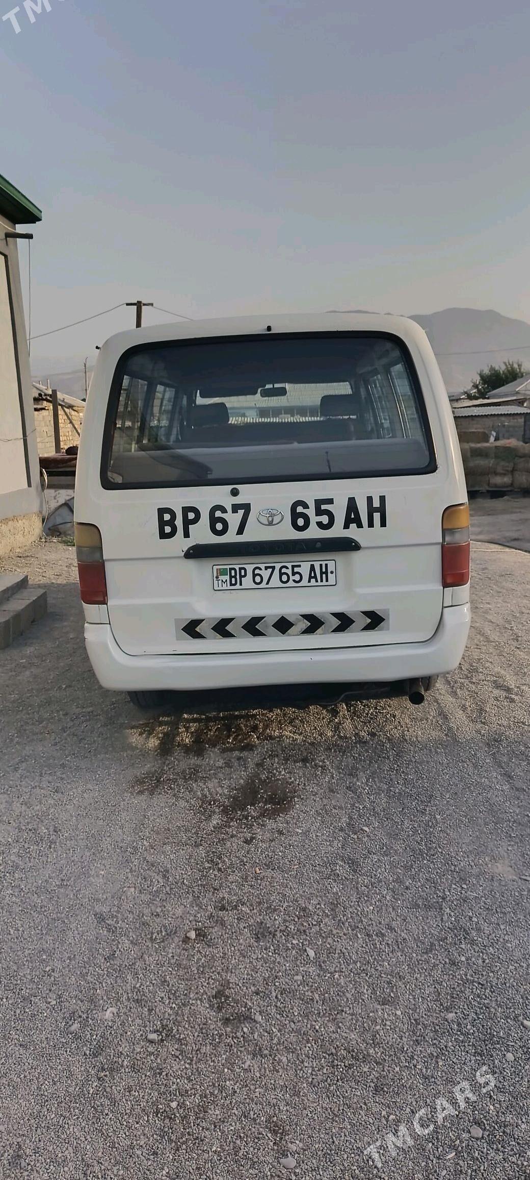 Toyota Hiace 2003 - 120 000 TMT - Гёкдепе - img 2