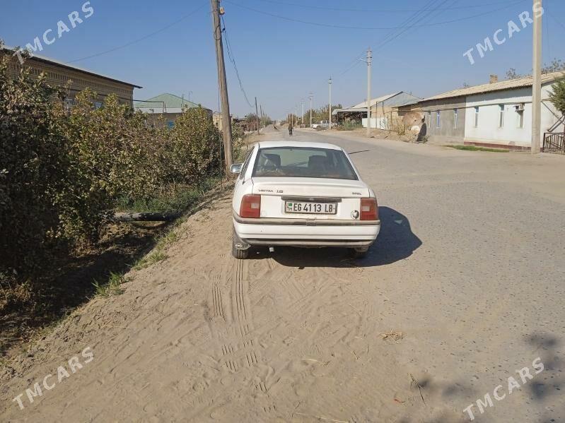 Opel Vectra 1992 - 25 000 TMT - Фарап - img 3