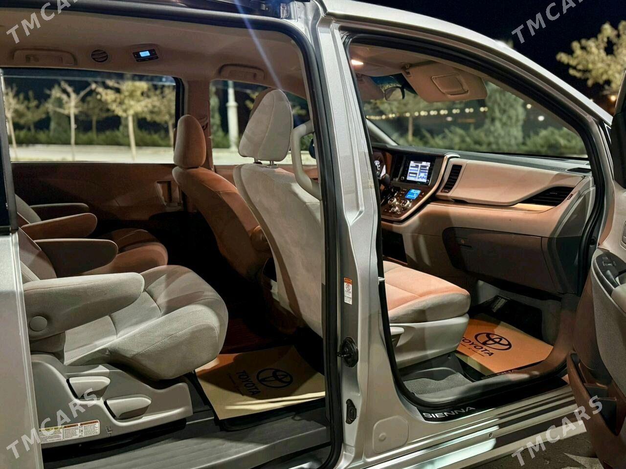 Toyota Sienna 2020 - 435 000 TMT - Дашогуз - img 7