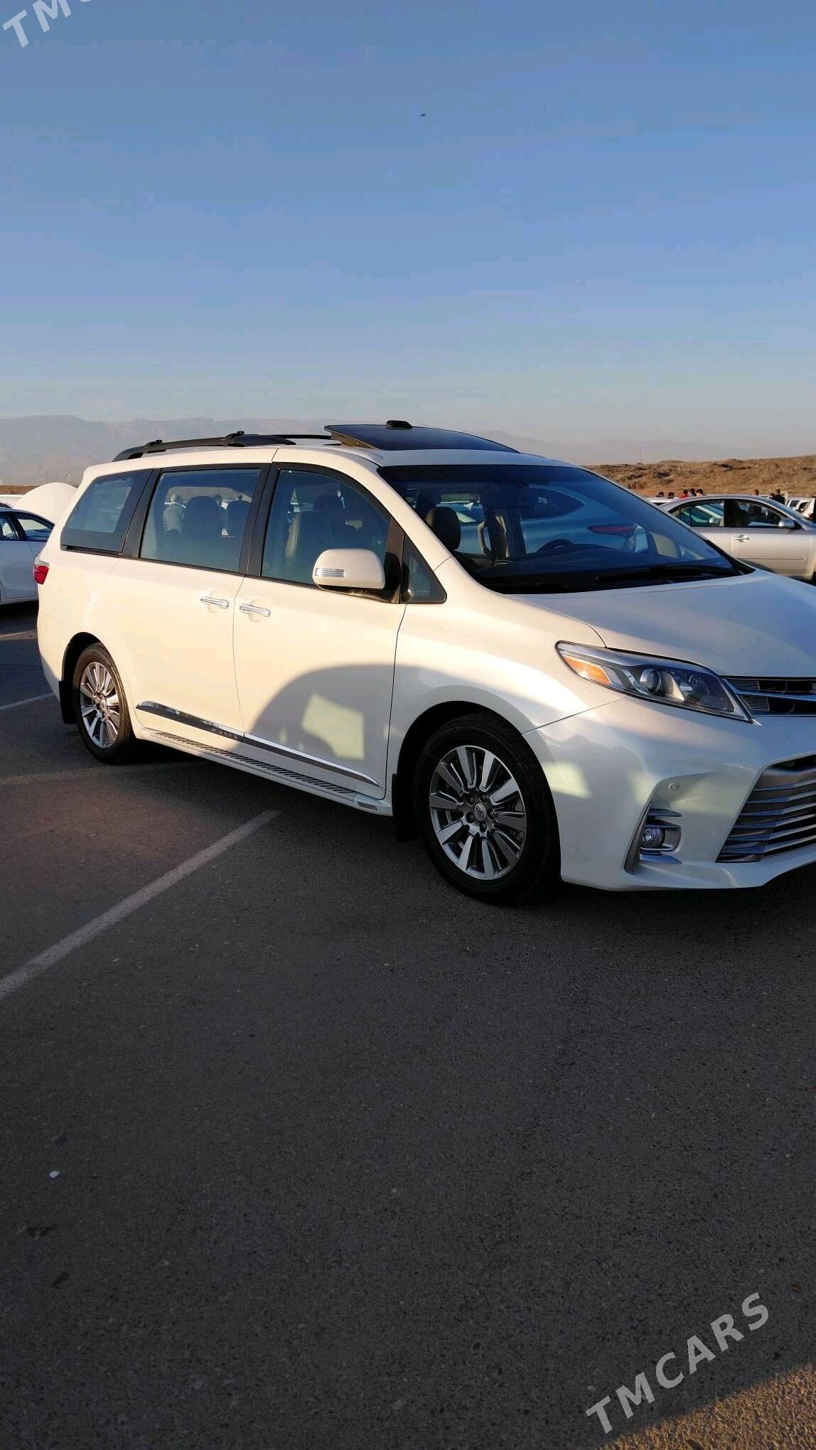 Toyota Sienna 2019 - 620 000 TMT - Ашхабад - img 2