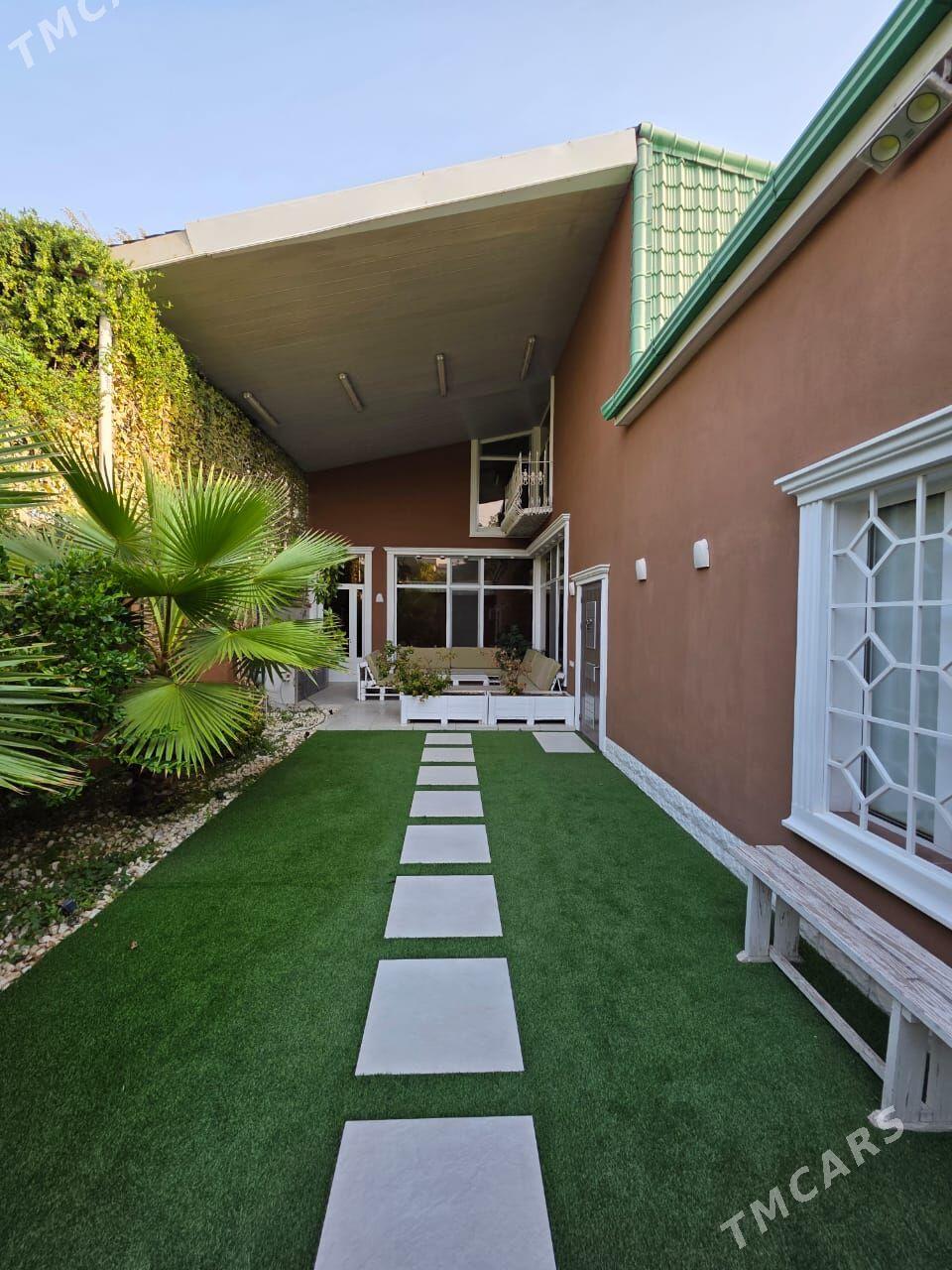 Ak altyn kotejj - Aşgabat - img 1