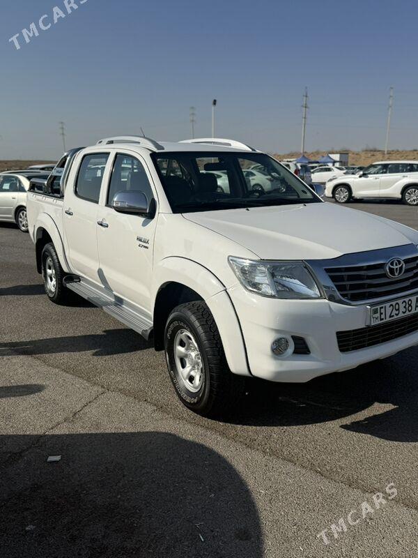 Toyota Hilux 2014 - 345 000 TMT - Мары - img 4