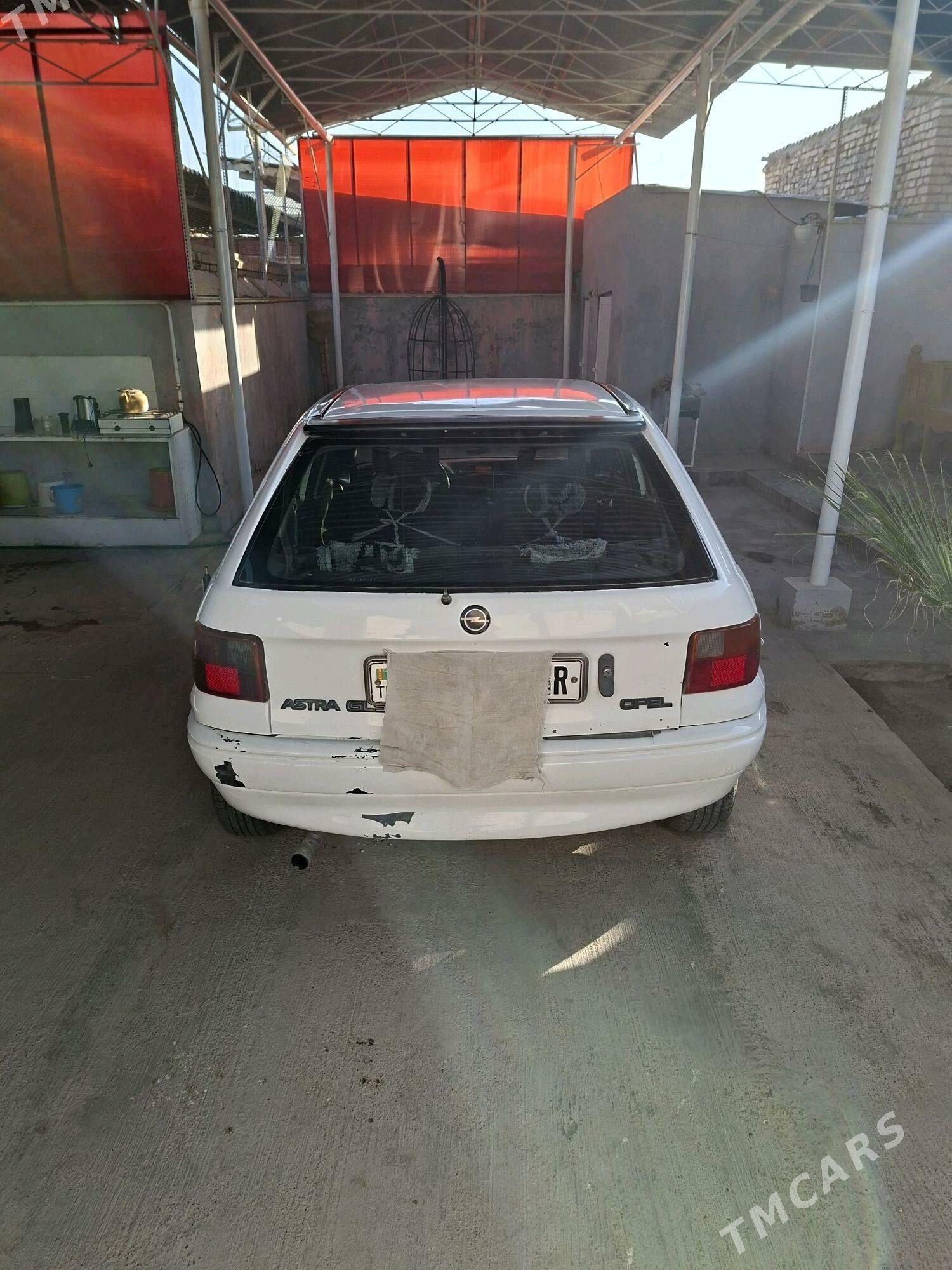Opel Astra 1992 - 25 000 TMT - Mary - img 4