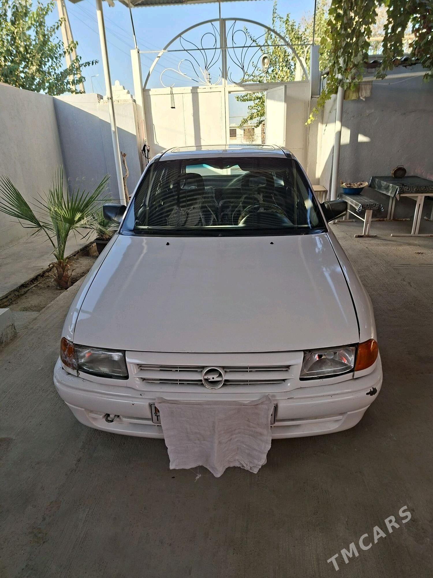 Opel Astra 1992 - 25 000 TMT - Mary - img 1