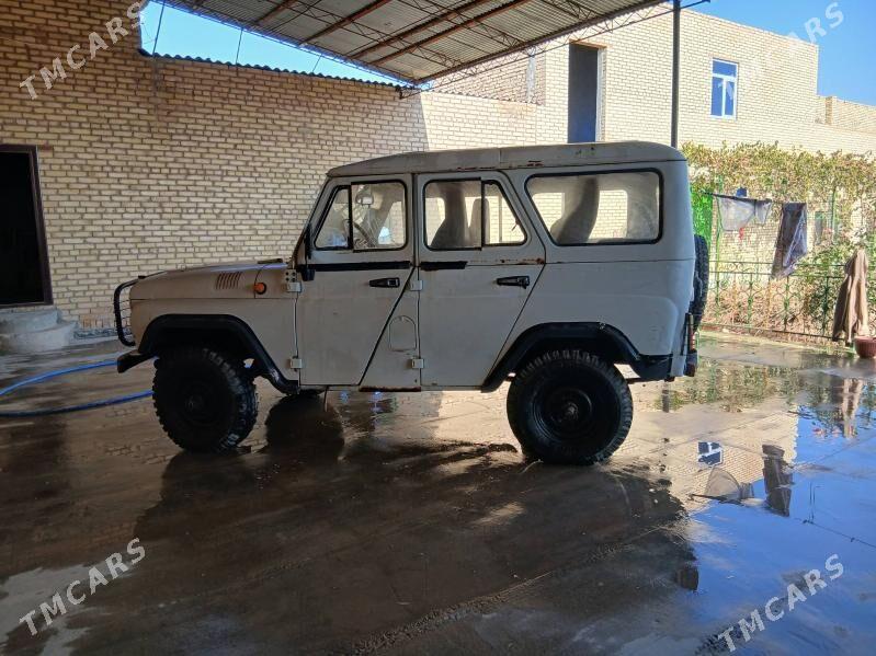 UAZ 469 1999 - 450 000 TMT - Çärjew - img 3