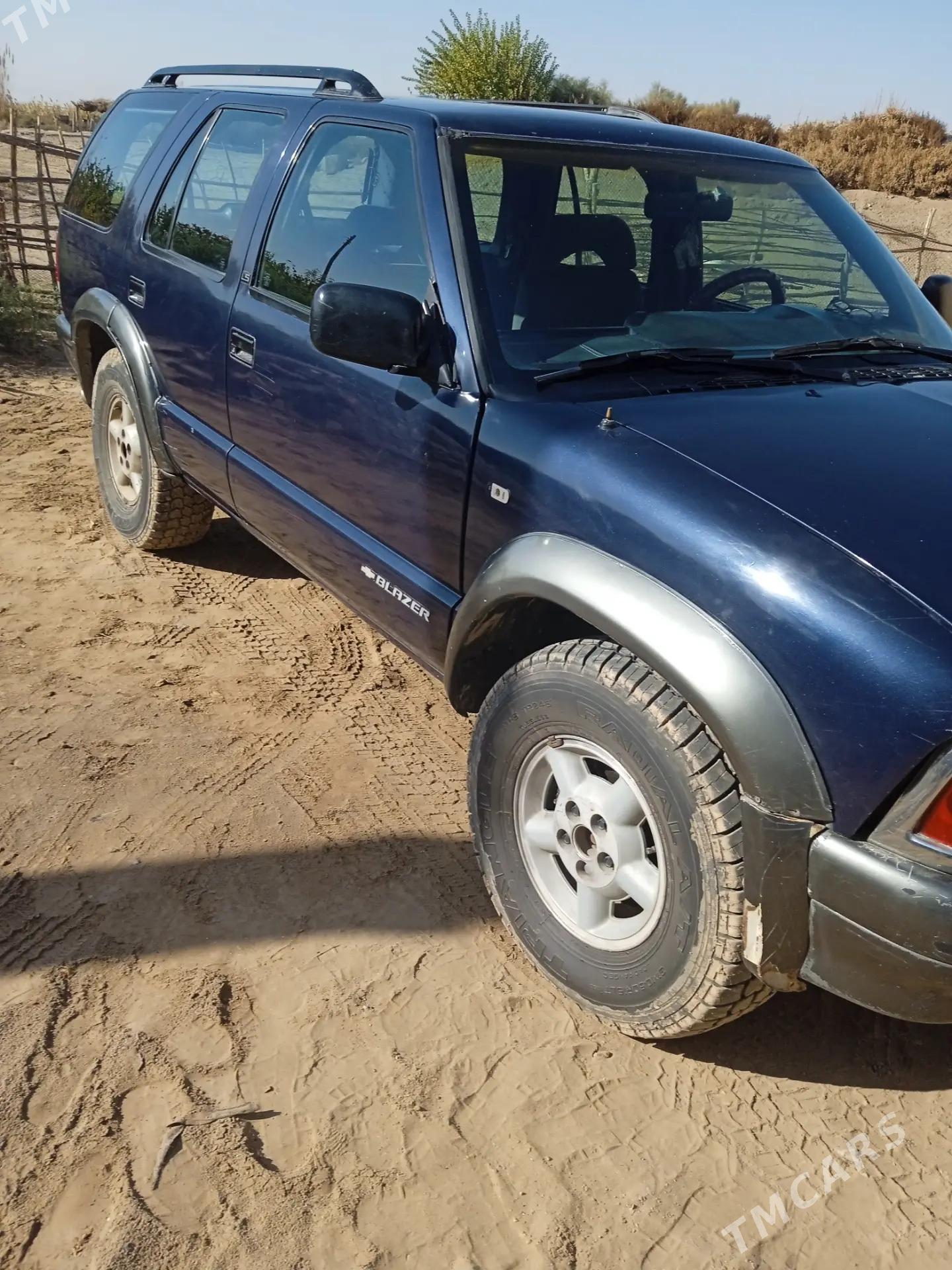 Chevrolet Blazer 1996 - 70 000 TMT - Sakar - img 2
