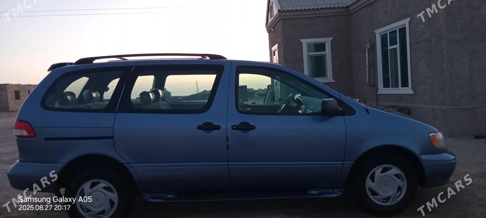 Toyota Sienna 2002 - 180 000 TMT - Esenguly - img 2