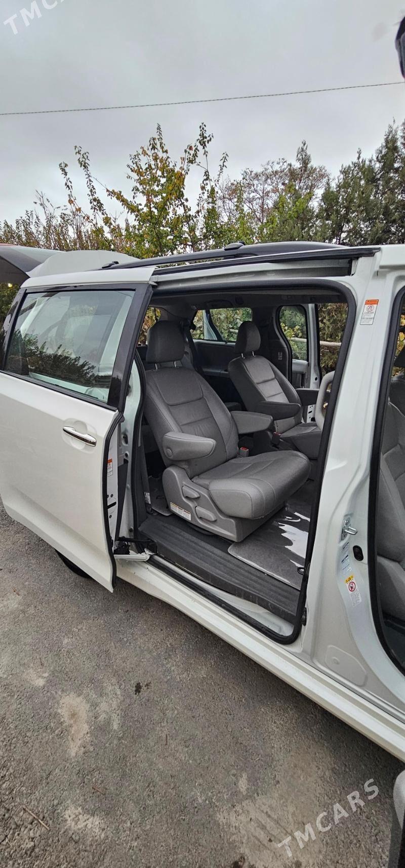 Toyota Sienna 2019 - 700 000 TMT - Ашхабад - img 10