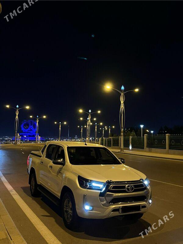 Toyota Hilux 2022 - 588 000 TMT - Aşgabat - img 6