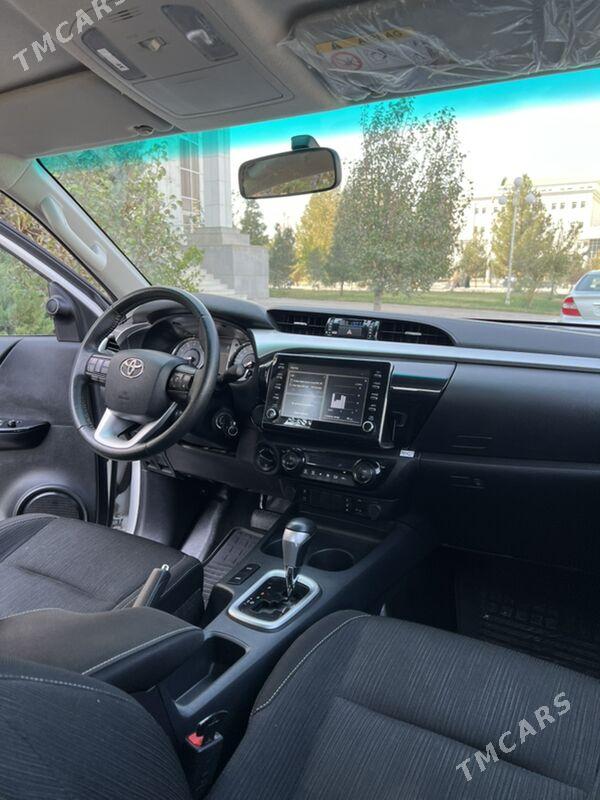 Toyota Hilux 2022 - 588 000 TMT - Aşgabat - img 5
