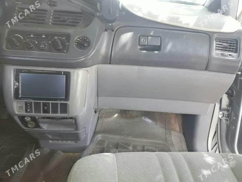 Toyota Sienna 2002 - 150 000 TMT - Bäherden - img 4