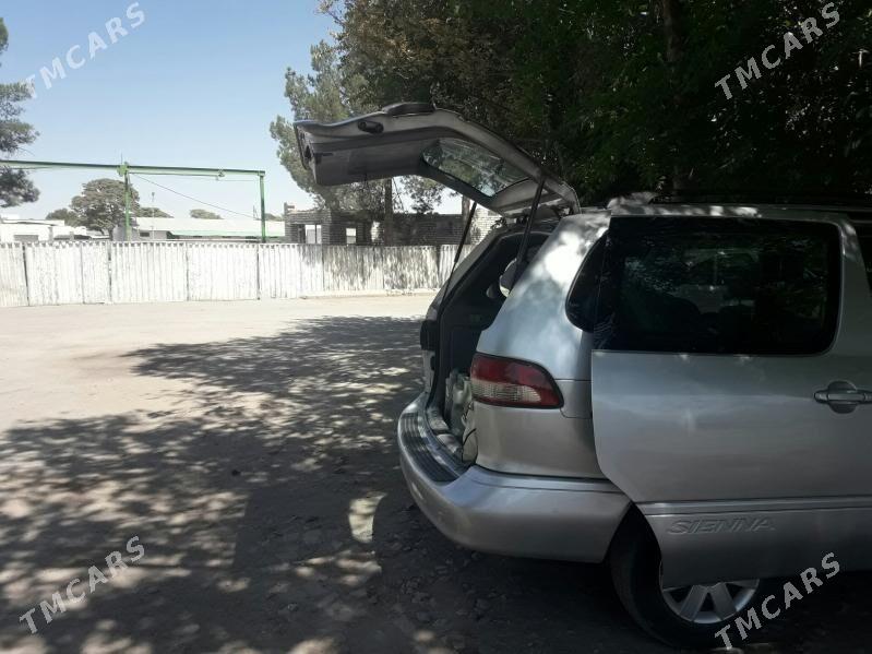 Toyota Sienna 2002 - 150 000 TMT - Bäherden - img 9