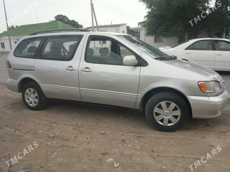 Toyota Sienna 2002 - 150 000 TMT - Bäherden - img 2