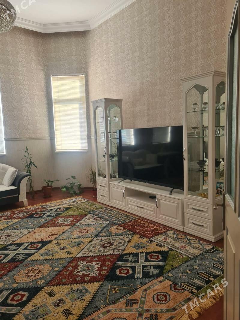 Срочно продаю 3 комн. элитка - Podwoýski köç. (Bitarap Türkmenistan şaýoly) - img 5