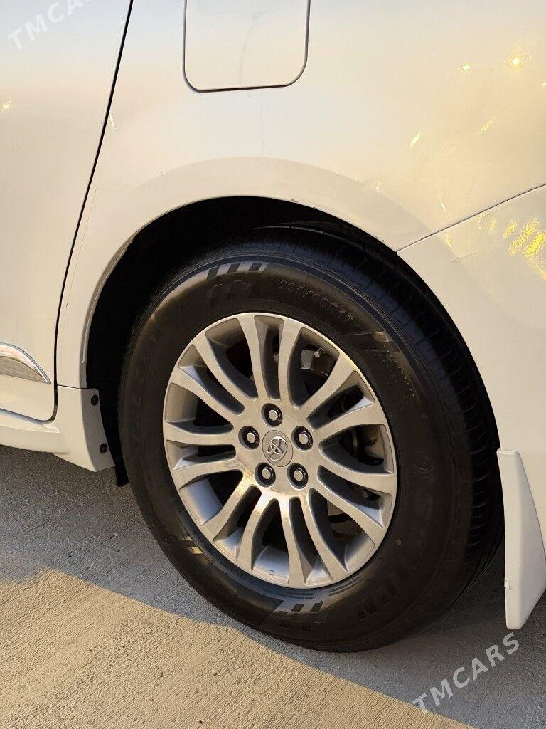 Toyota Sienna 2016 - 400 000 TMT - Балканабат - img 7