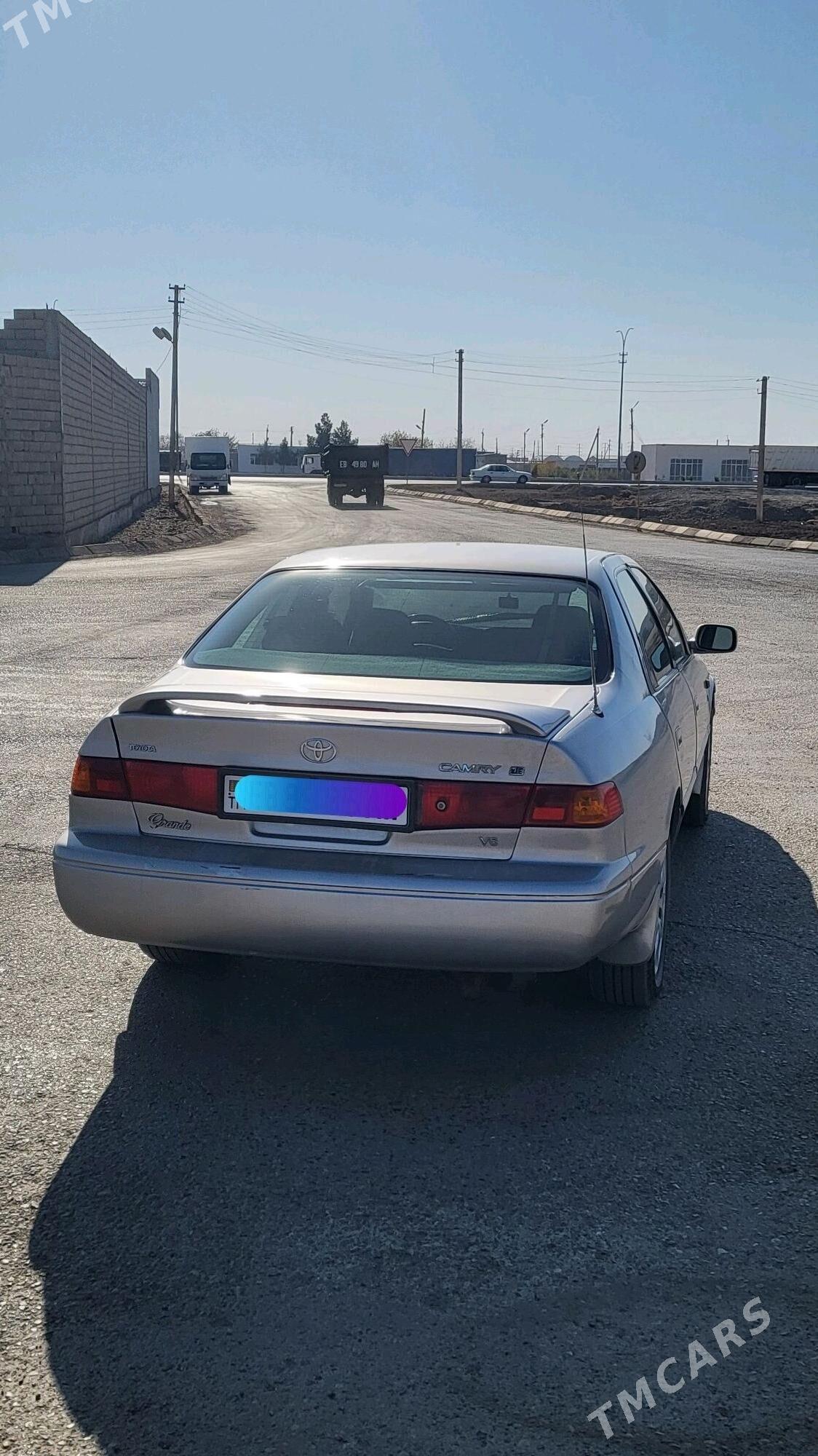 Toyota Camry 2001 - 151 000 TMT - Теджен - img 2