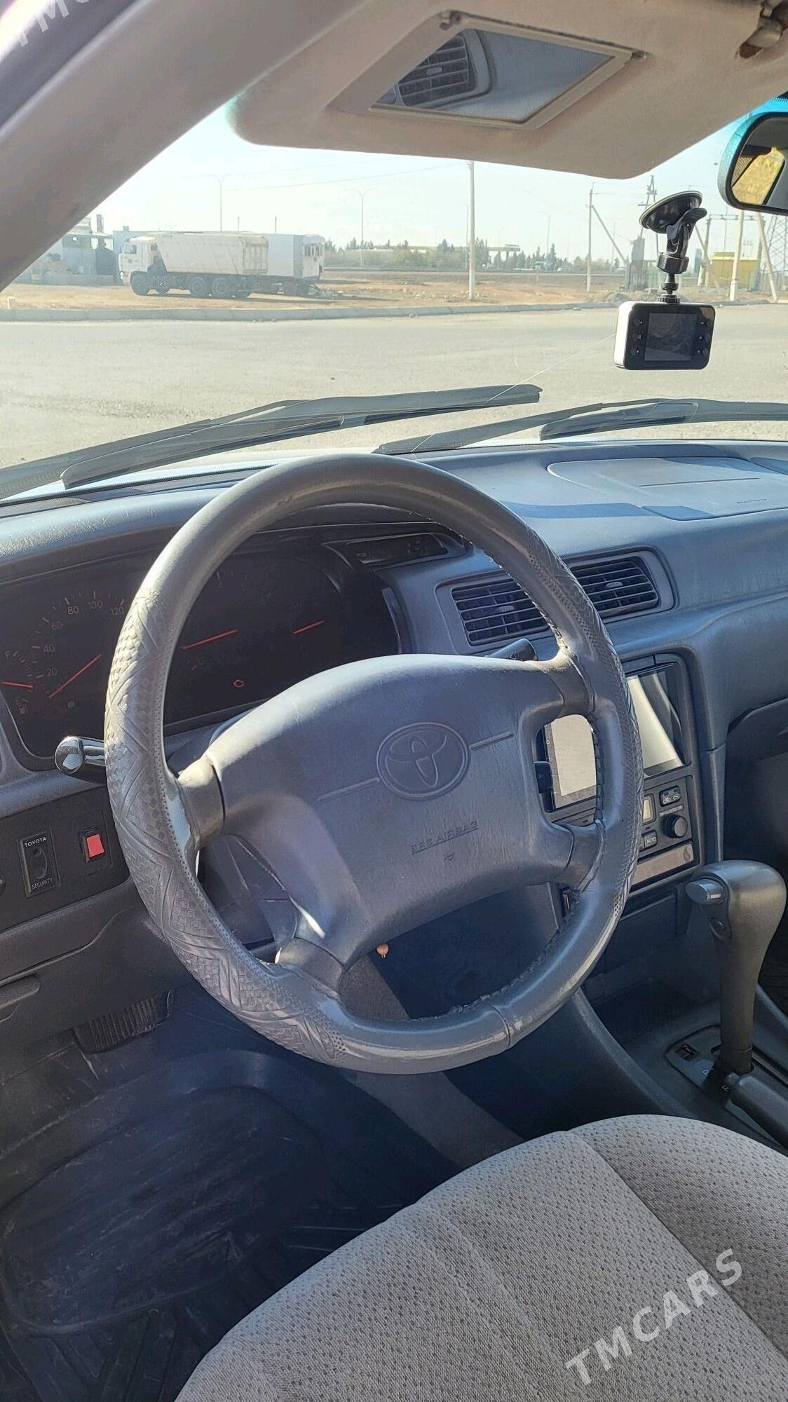 Toyota Camry 2001 - 151 000 TMT - Теджен - img 5