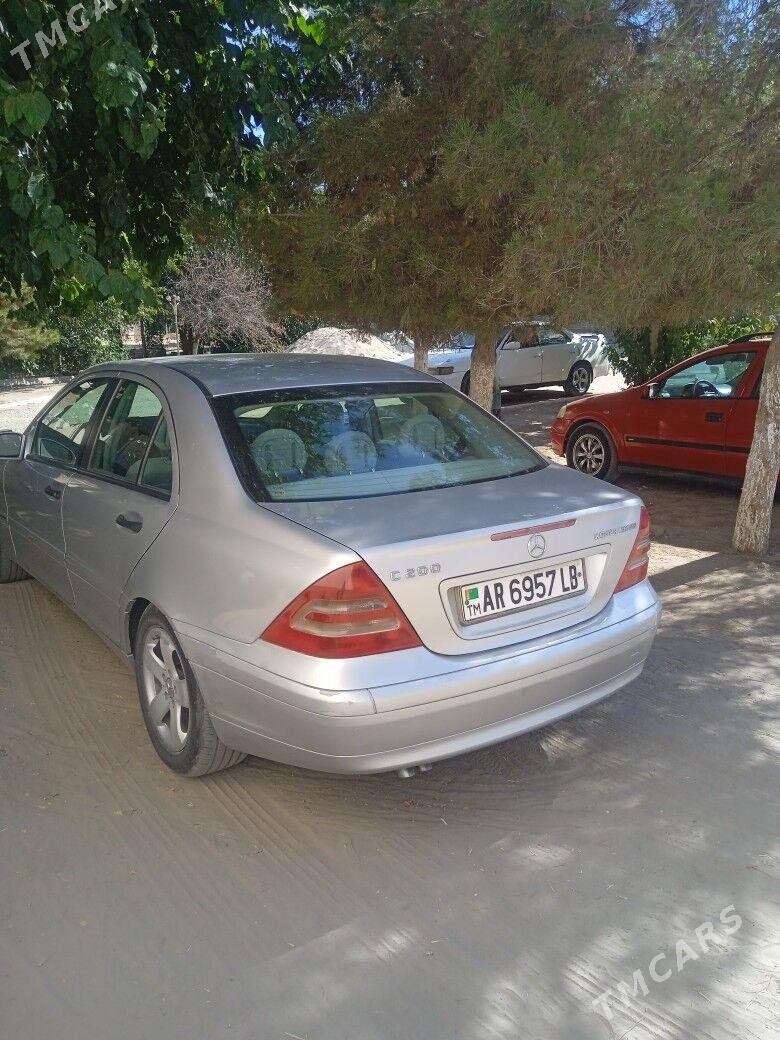 Mercedes-Benz C250 2002 - 80 000 TMT - Туркменабат - img 3